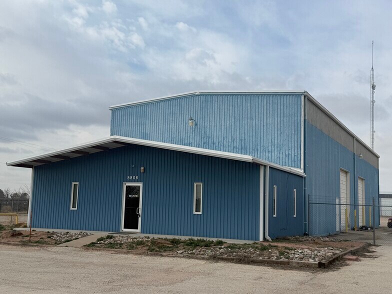 5808 Farm to Market 1788, Midland, TX à louer - Photo du bâtiment - Image 2 de 6