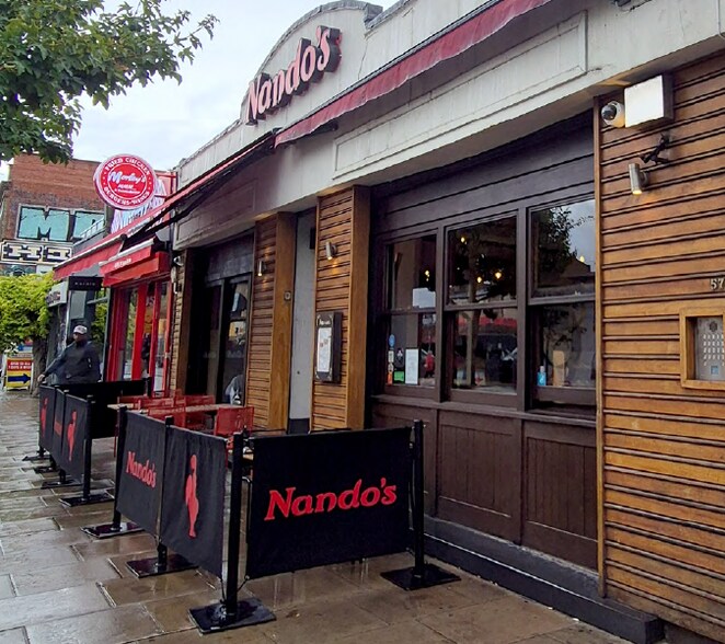 57-58 Chalk Farm Rd, Londres à louer - Photo du bâtiment - Image 3 de 4