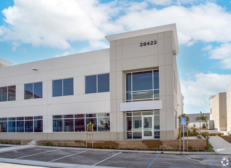 28422-2842 Constellation Rd, Santa Clarita, CA à louer - Photo du bâtiment - Image 2 de 2