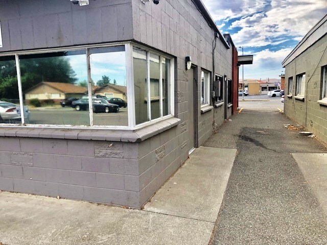 2628 W Bruneau Pl, Kennewick, WA à louer - Photo du bâtiment - Image 2 de 6