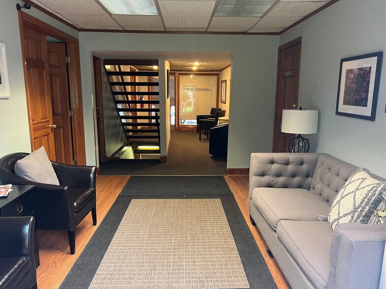 658 Ridgewood Rd, Maplewood, NJ à vendre - Photo intérieure - Image 2 de 5