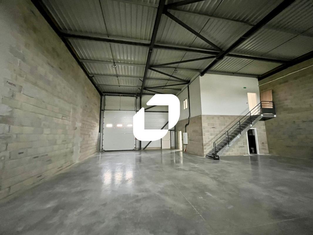Flex in Chassieu for lease Interior Photo- Image 1 of 16