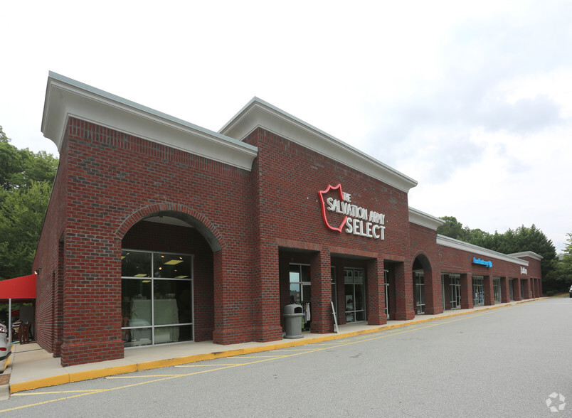 3610 N Elm St, Greensboro, NC for lease - Primary Photo - Image 1 of 6