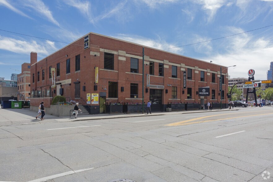 838 11 Av SW, Calgary, AB à louer - Photo du bâtiment - Image 2 de 7