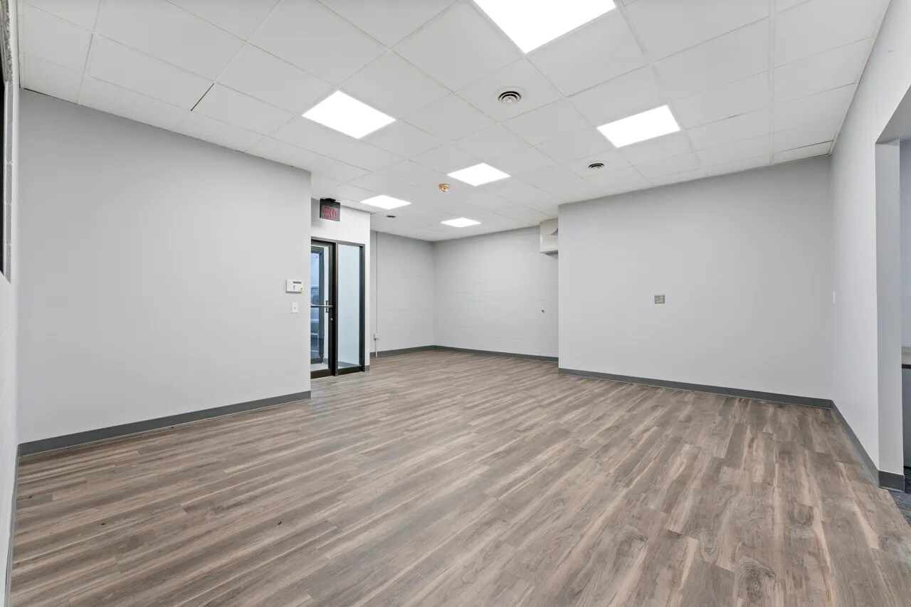 5625 Enterprise Blvd, Toledo, OH for lease Building Photo- Image 1 of 60