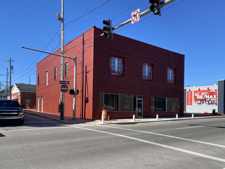 214 S Main St, Corbin, KY à vendre - Photo du bâtiment - Image 1 de 1