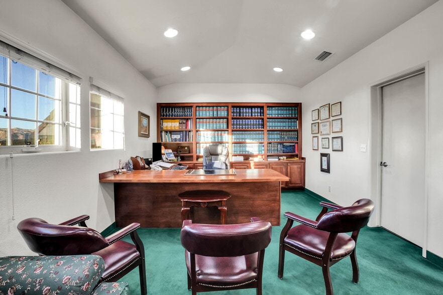 7255 Joshua Ln, Yucca Valley, CA for lease - Building Photo - Image 3 of 9