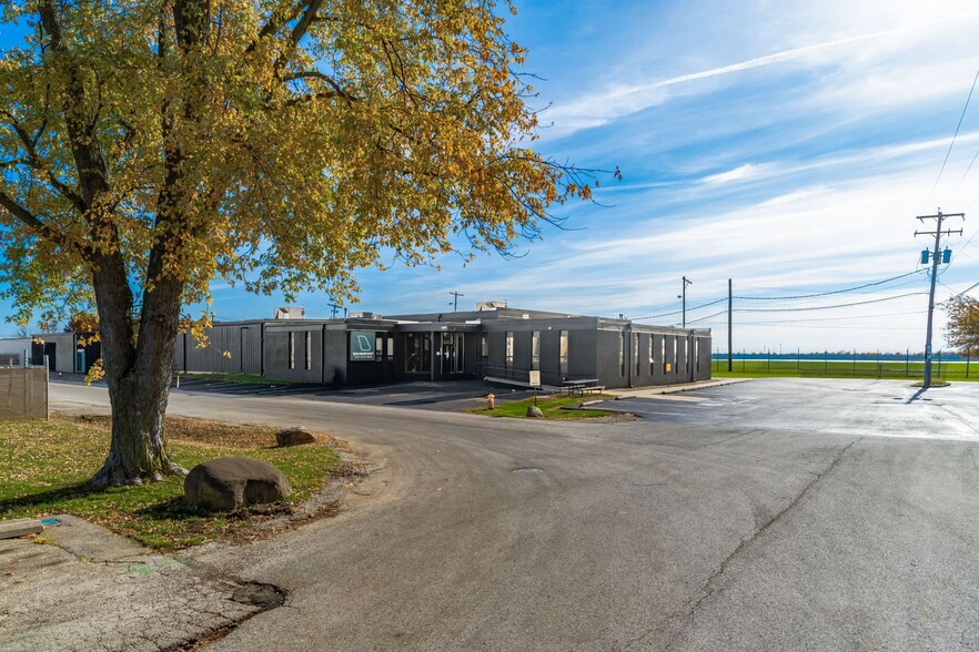 2300 Marilyn Ln, Columbus, OH for lease - Building Photo - Image 1 of 10