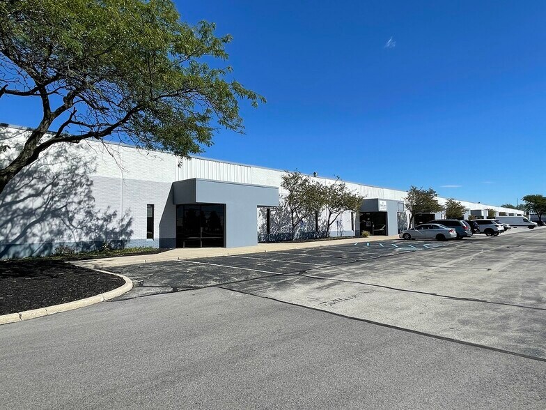 5636-5762 W 79th St, Indianapolis, IN à louer - Photo du bâtiment - Image 2 de 8