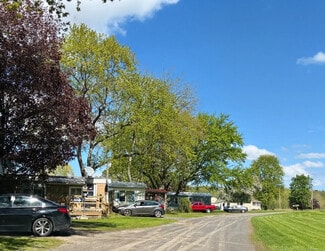 Plus de détails pour 8603-8675 Bishop Rd, Lyons, NY - Multi-résidentiel à vendre
