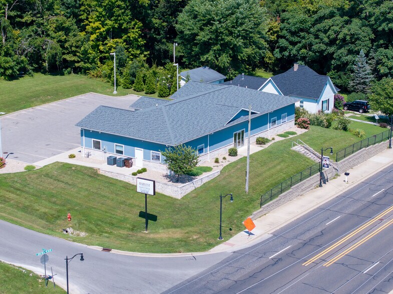 2221 John Williams Blvd, Bedford, IN à vendre - Photo du bâtiment - Image 3 de 55