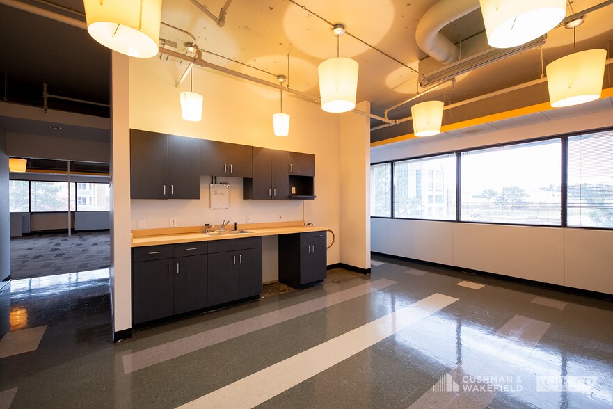 23240 Chagrin Blvd, Beachwood, OH for lease - Interior Photo - Image 3 of 20