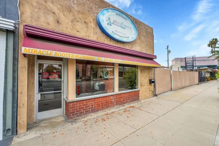 4204 W Burbank Blvd, Burbank, CA for sale - Building Photo - Image 2 of 48