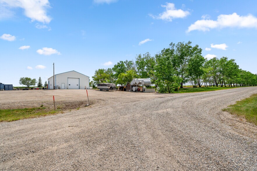 270168 Rge Rd 283, Rocky View No 44, AB à vendre - Photo du bâtiment - Image 2 de 9