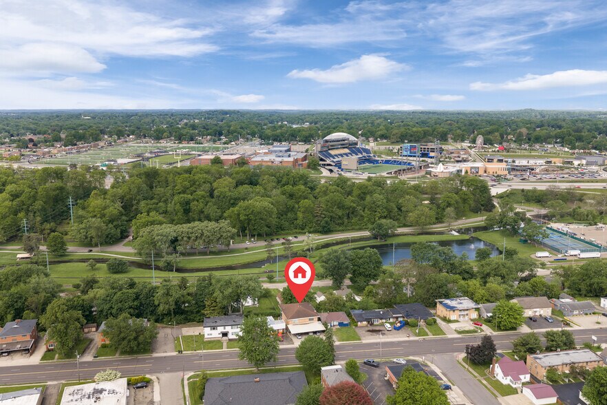 2017 Fulton Rd NW, Canton, OH à vendre - Photo du bâtiment - Image 3 de 32
