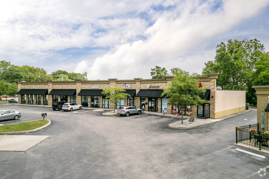 5847 Far Hills Ave, Dayton, OH à louer - Photo du bâtiment - Image 3 de 4