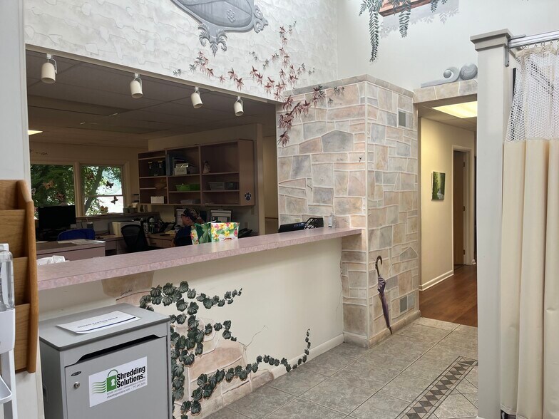 3912 Trindle Rd, Camp Hill, PA à vendre - Photo intérieure - Image 3 de 5