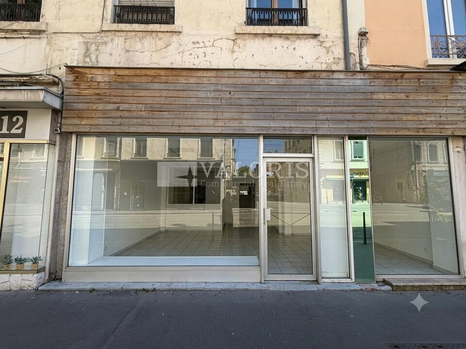 12 Cours Tolstoï, Villeurbanne à louer Photo du bâtiment- Image 1 de 6