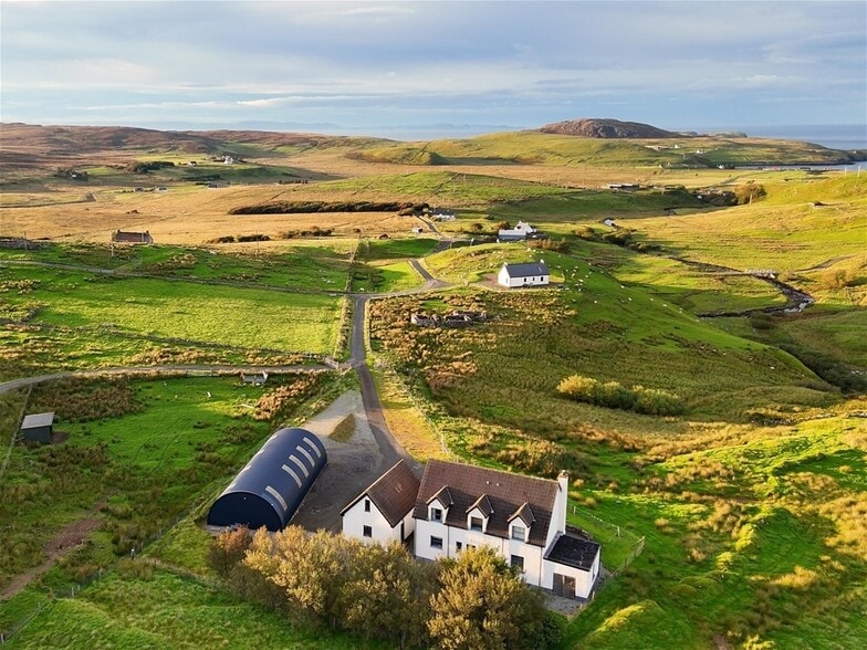 Hilltop House and Agricultural Building, Portree à vendre - Photo du bâtiment - Image 2 de 19