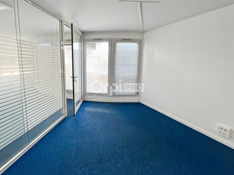 Bureau dans Marseille à louer - Photo du bâtiment - Image 2 de 10