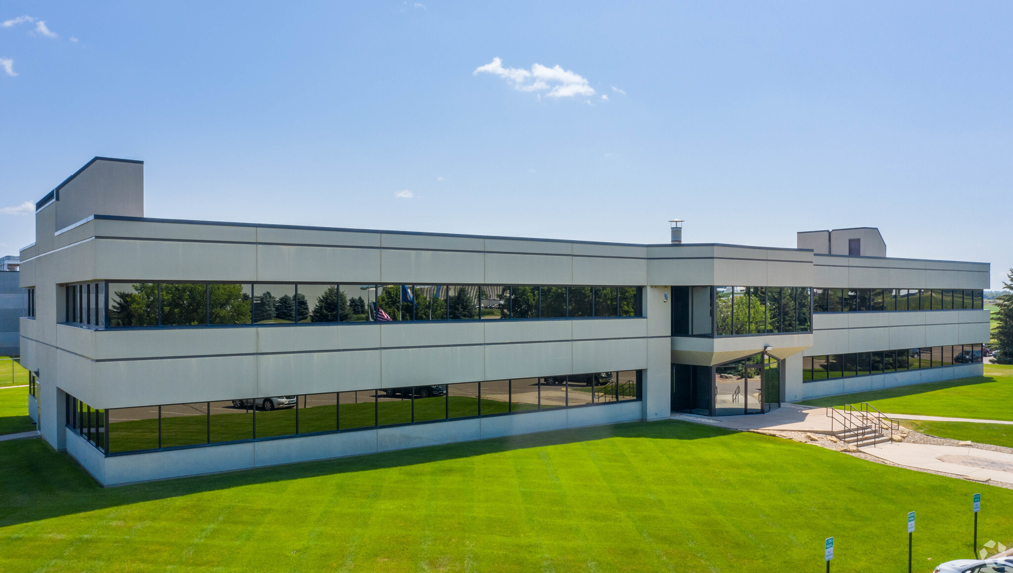 21750 Cedar Ave, Lakeville, MN for sale Primary Photo- Image 1 of 1