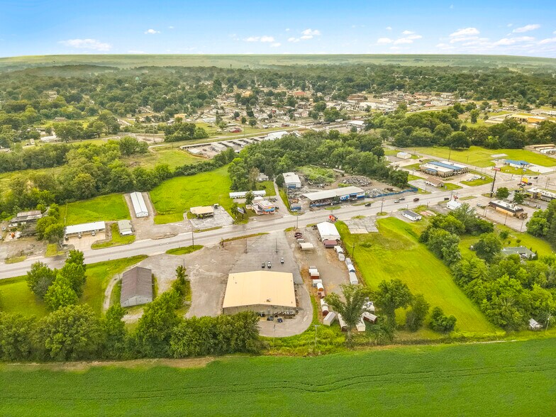 1217 Us Highway 45 N, Eldorado, IL à vendre - Photo du bâtiment - Image 2 de 8