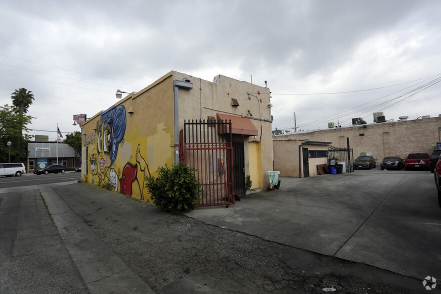 2220 E 1st St, Los Angeles, CA for sale - Building Photo - Image 2 of 6