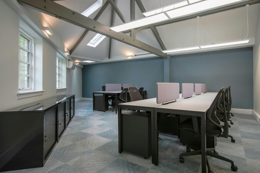 49A Oxford Rd, London for lease - Building Photo - Image 3 of 14