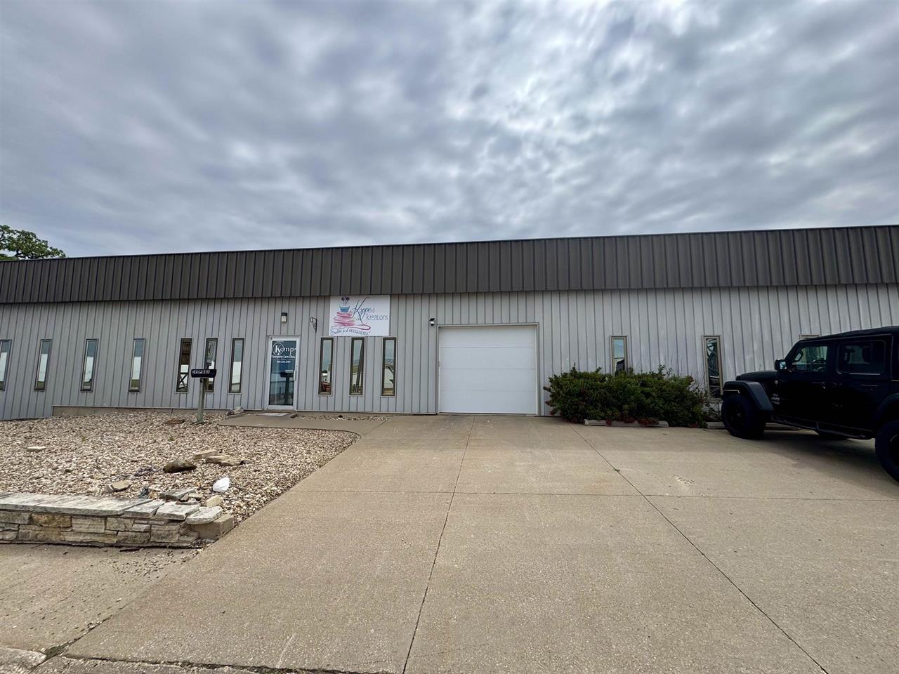 109 Adams St SE, Cascade, IA for lease Building Photo- Image 1 of 2
