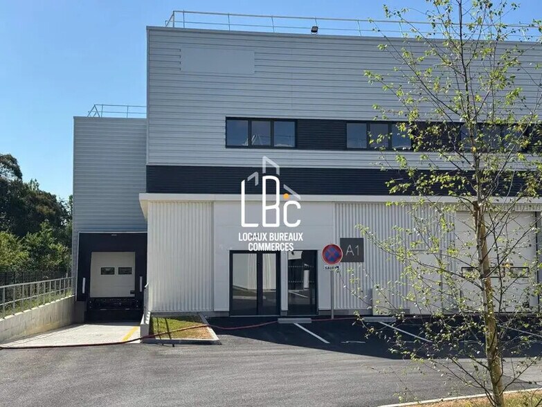 Flex dans Bouguenais à louer - Photo du bâtiment - Image 2 de 30