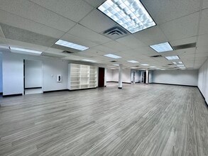 4300-4356 Caterpillar Rd, Redding, CA for lease Interior Photo- Image 2 of 10