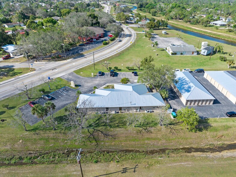 302 Lee Blvd, Lehigh Acres, FL à louer - Aérien - Image 2 de 10