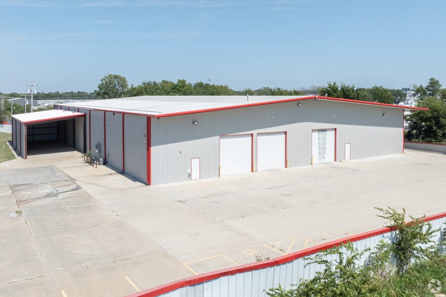 131 S 147th East Ave, Tulsa, OK for sale - Primary Photo - Image 1 of 12