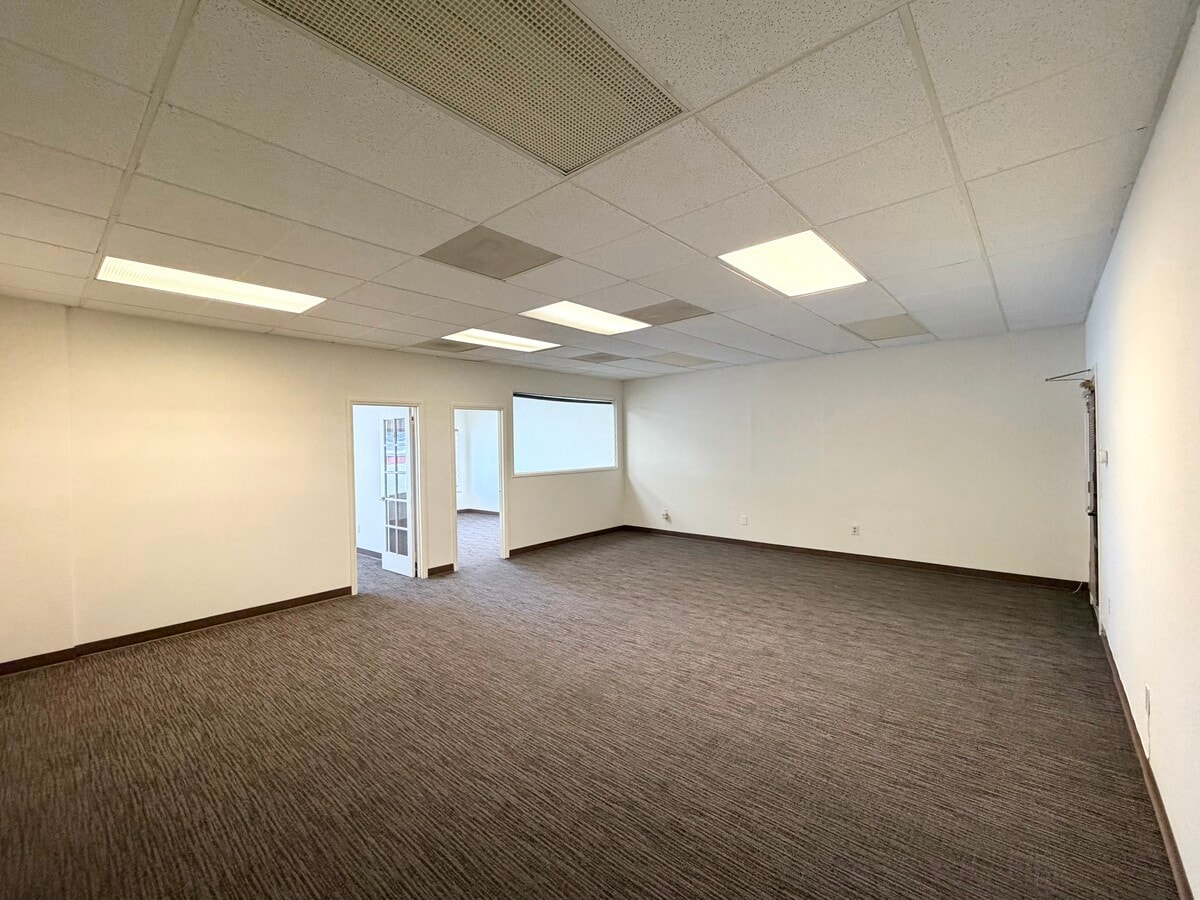 5011 Argosy Ave, Huntington Beach, CA 92649 - Unit 9 - - Interior Photo - Image 1 of 3
