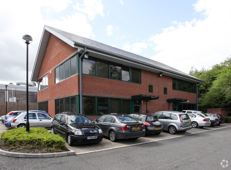 8 Blenheim Rd, Marlborough à vendre - Photo principale - Image 1 de 3