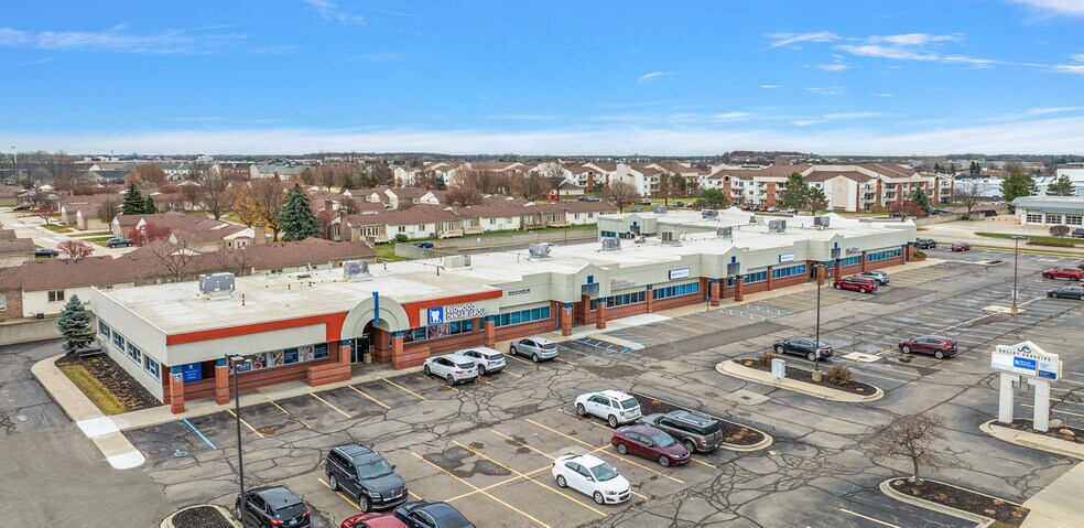 45628-45720 Schoenherr Rd, Shelby Township, MI for lease - Building Photo - Image 3 of 3