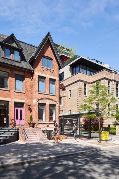 30 Hazelton Ave, Toronto, ON à louer - Photo du bâtiment - Image 2 de 3