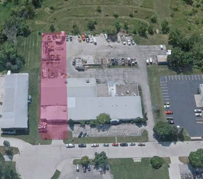 1915 MacArthur Rd, Waukesha, WI à louer - Photo du bâtiment - Image 3 de 10