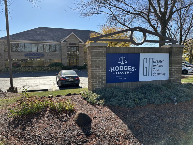 8700 Broadway, Merrillville, IN à vendre - Photo du bâtiment - Image 3 de 8