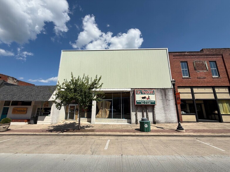 235 S Cedar Ave, South Pittsburg, TN à vendre - Photo du bâtiment - Image 2 de 10