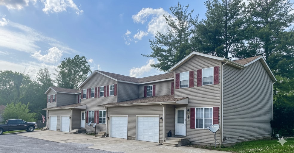 1212 Menard st, Riverton, IL for sale - Primary Photo - Image 1 of 2