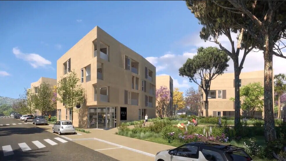 Retail in Hyères for lease - Building Photo - Image 2 of 4