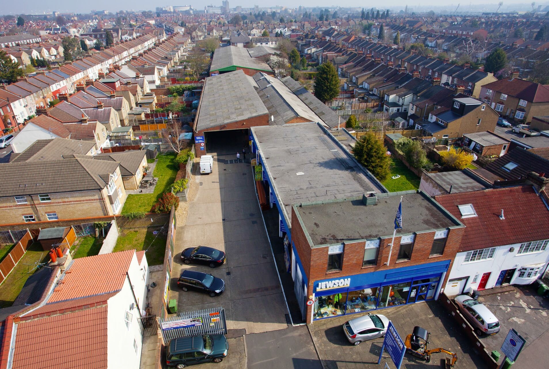 Queens Ave, Watford for sale Primary Photo- Image 1 of 2