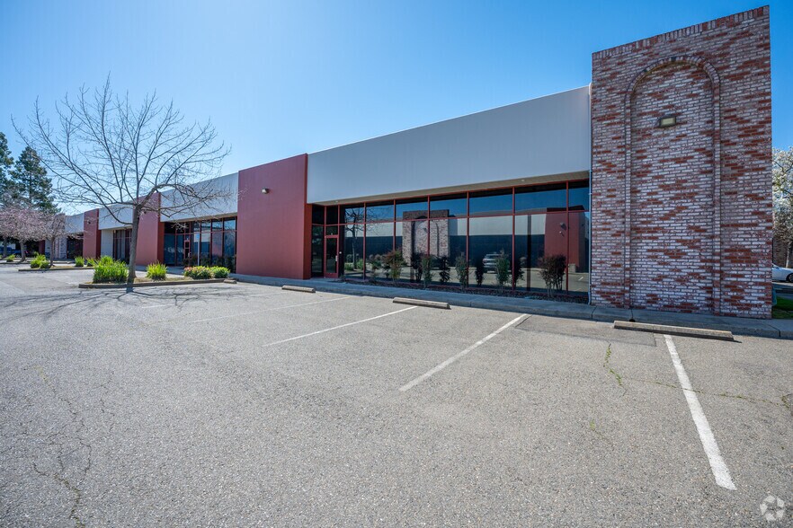 9806 Old Winery Pl, Sacramento, CA for lease - Building Photo - Image 2 of 7