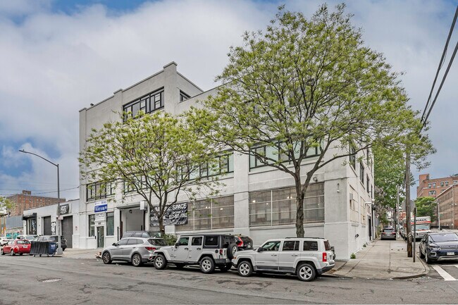 Plus de détails pour 753-755 E 134th St, Bronx, NY - Industriel à louer