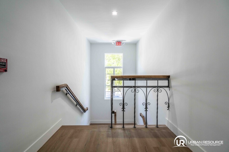 960 Jefferson Ave, Miami Beach, FL for sale - Interior Photo - Image 3 of 14