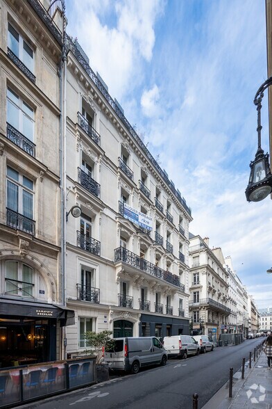 17 Rue Bergère, Paris à louer - Photo du bâtiment - Image 3 de 6