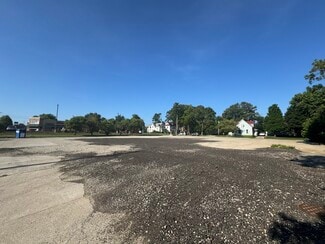 Plus de détails pour 807 S Main St, Bloomington, IL - Commerce de détail à vendre