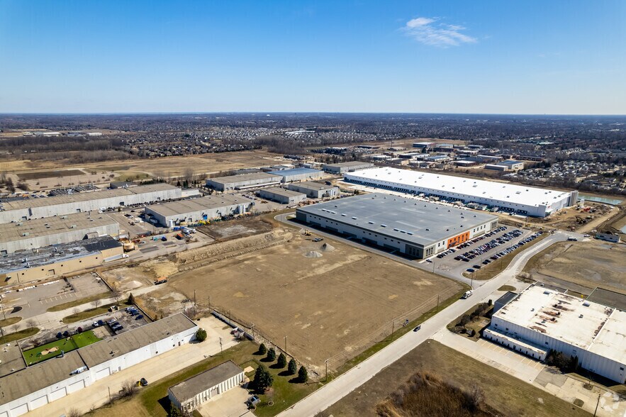 50570 Birch Dr, Shelby Township, MI à louer - Aérien - Image 3 de 18