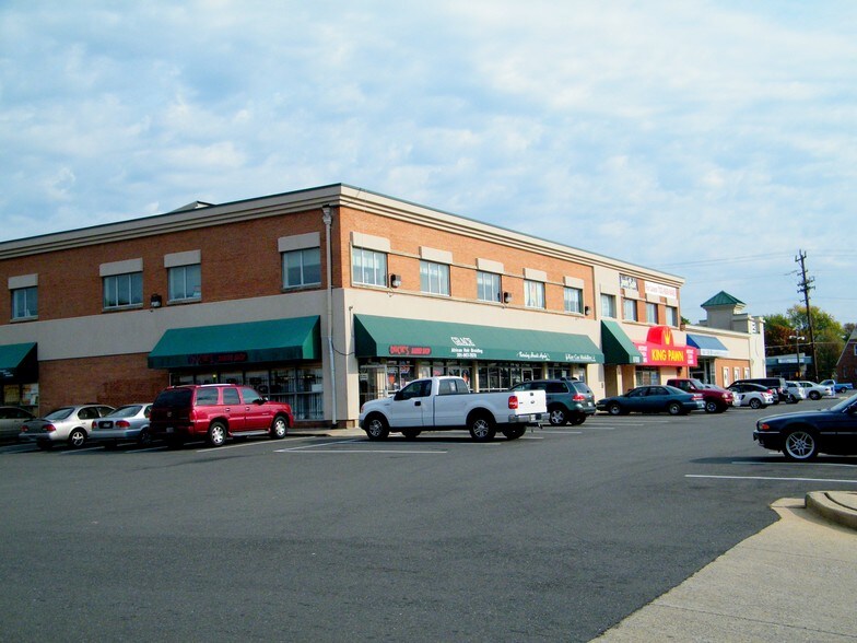 6013 Marlboro Pike, District Heights, MD à louer - Photo du bâtiment - Image 3 de 11